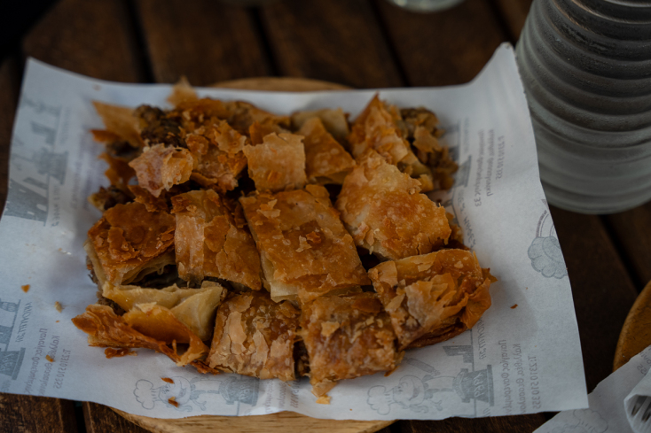 Ο Φίλιππος Μπαντής φτιάχνει τις πιο διάσημες μπουγάτσες στη Θεσσαλονίκη