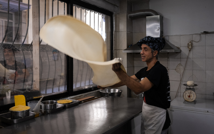 Ο Φίλιππος Μπαντής φτιάχνει την καλύτερη μπουγάτσα στη Θεσσαλονίκη και τον γαλαξία