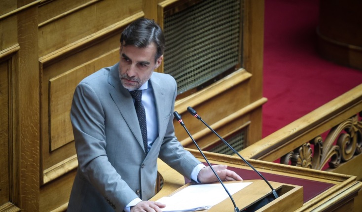 Η Ζωή Κωνσταντοπούλου διέγραψε τον Μιχάλη Χουρδάκη - Δεν παραδίδει την έδρα ο βουλευτής Θεσσαλονίκης