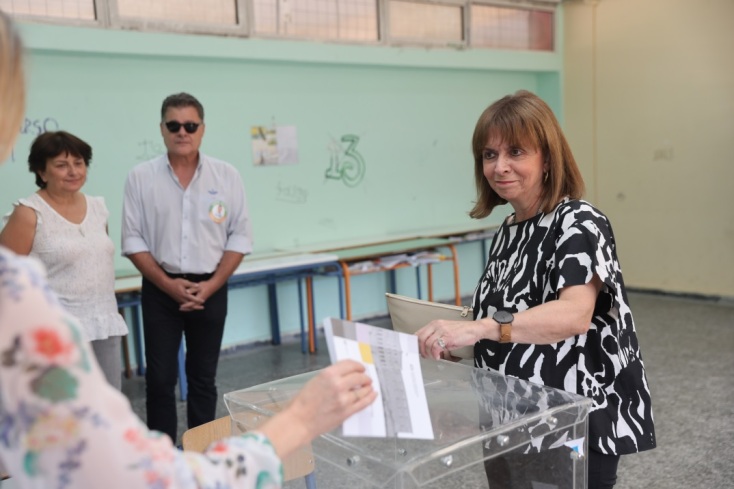 Ψήφισε η Πρόεδρος της Δημοκρατίας Κατερίνα Σακελλαροπούλου στην Γκράβα 
