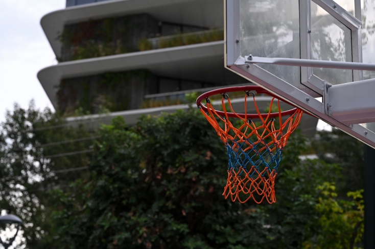 Δήμος Αθηναίων: Ολοκληρώθηκαν οι εργασίες ανακαίνισης σε εννέα ανοιχτά γήπεδα μπάσκετ	