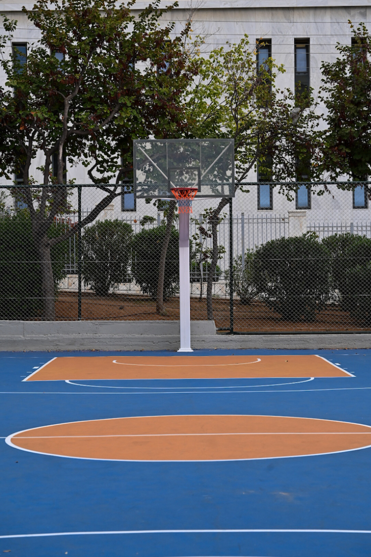 Δήμος Αθηναίων: Ολοκληρώθηκαν οι εργασίες ανακαίνισης σε εννέα ανοιχτά γήπεδα μπάσκετ	