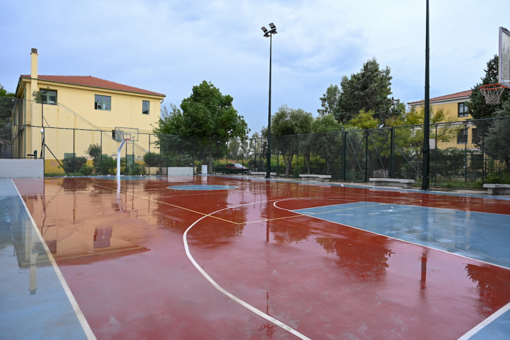 Δήμος Αθηναίων: Ολοκληρώθηκαν οι εργασίες ανακαίνισης σε εννέα ανοιχτά γήπεδα μπάσκετ	