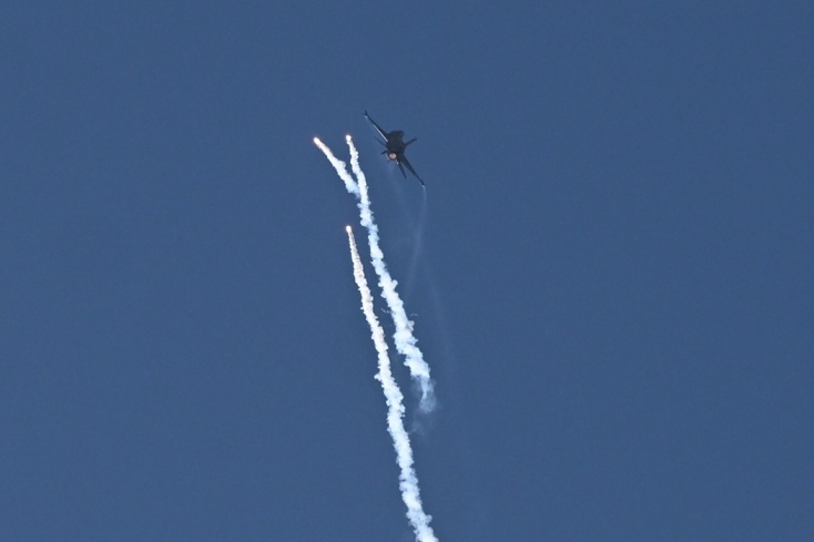  Μαχητικά έσκισαν τον ουρανό στα νότια προάστια 