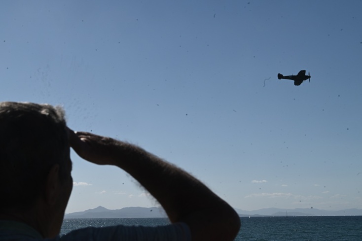  Μαχητικά έσκισαν τον ουρανό στα νότια προάστια 