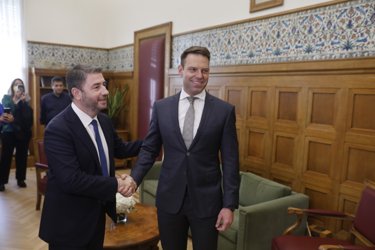 Συνάντηση Κασσελάκη-Ανδρουλάκη στη Βουλή