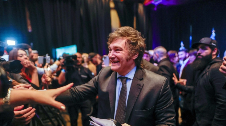 Javier Milei: Ο νέος αναρχοκαπιταλιστής πρόεδρός της Αργεντινή με το αλυσοπρίονο είναι εδώ 