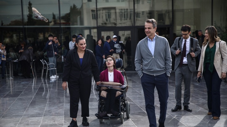 Ο Κυριάκος Μητσοτάκης συναντήθηκε με ωφελούμενη του Προσωπικού Βοηθού