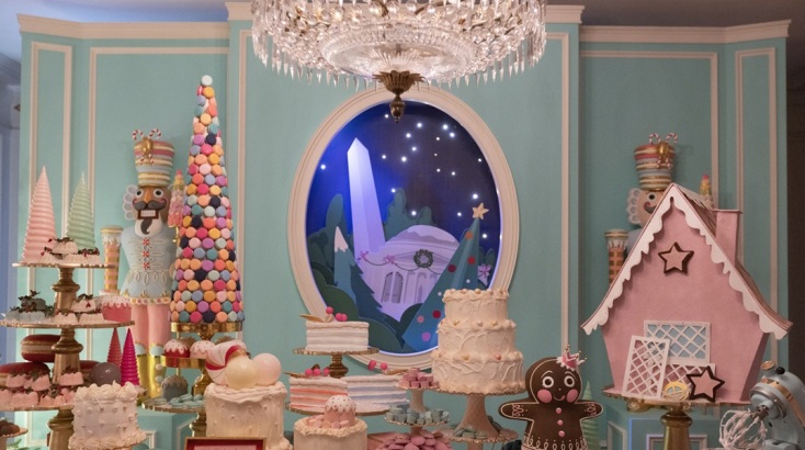 Ο Λευκός Οίκος στο «πνεύμα» των Χριστουγέννων © EPA/MICHAEL REYNOLDS