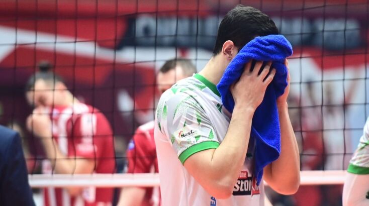 Αποπνικτική η ατμόσφαιρα λόγω της χρήσης χημικών έξω από το γήπεδο