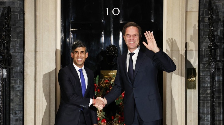 Ρίσι Σούνακ και Μαρκ Ρούτε κλειδώθηκαν έξω από την Ντάουνινγκ Στριτ 