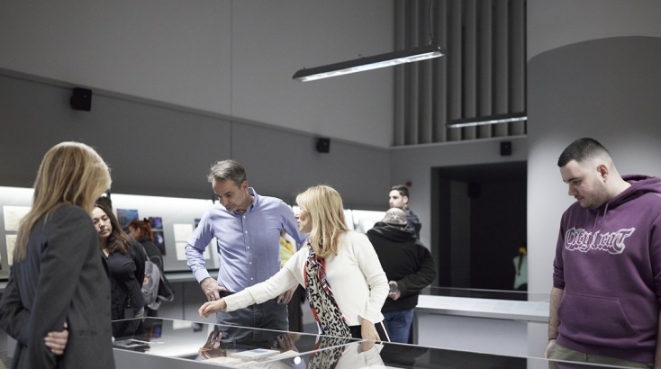 Ο Κυριάκος Μητσοτάκης και η σύζυγός του Μαρέβα Γκραμπόφσκι - Μητσοτάκη στο Εθνικό Μουσείο Σύγχρονης Τέχνης