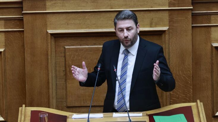 Ο Νίκος Ανδρουλάκης στο βήμα της Βουλής 