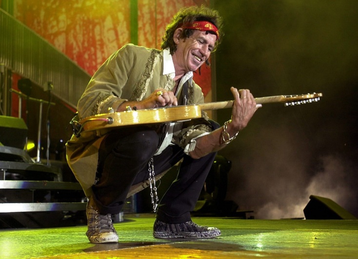 Σαν σήμερα στις 18 Δεκεμβρίου 1943 γεννιέται ο κιθαρίστας των Rolling Stones, Keith Richards Η πορεία του προς την κατάκτηση της κορυφής και ο αγώνας του με τα ναρκωτικά