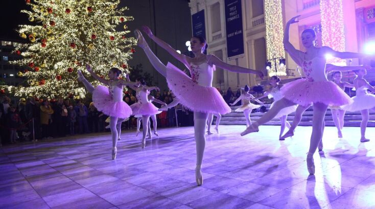 Εορταστικό κλίμα στον Πειραιά