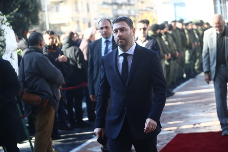 Ρίγη συγκίνησης στη Θεσσαλονίκη στο τελευταίο αντίο προς τον Γιώργο Λυγγερίδη © ΡΑΦΑΗΛ ΓΕΩΡΓΙΑΔΗΣ/EUROKINISSI)