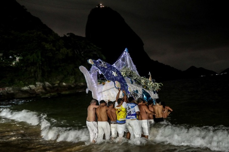 Ο πλανήτης υποδέχεται το 2024 - Εντυπωσιακές εικόνες από την Ασία