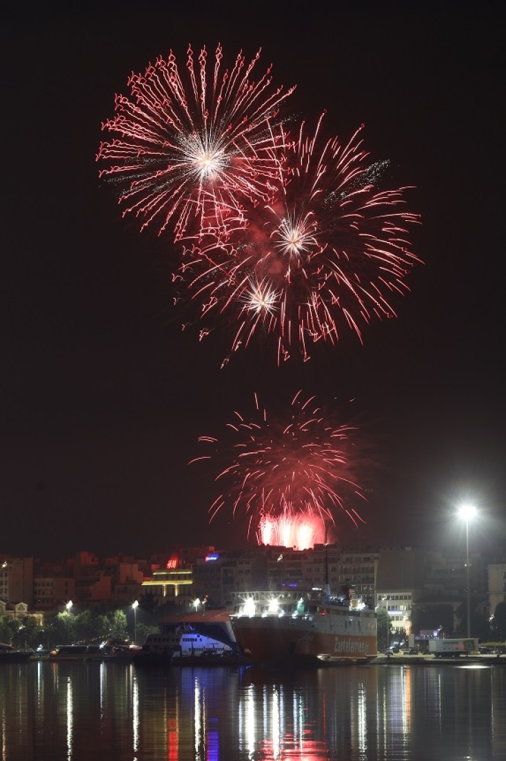 Η Αθήνα καλωσόρισε το 2024 με μια μεγάλη γιορτή παρέα με τον Νίκο Πορτοκάλογλου και τη Μαρίνα Σάττι