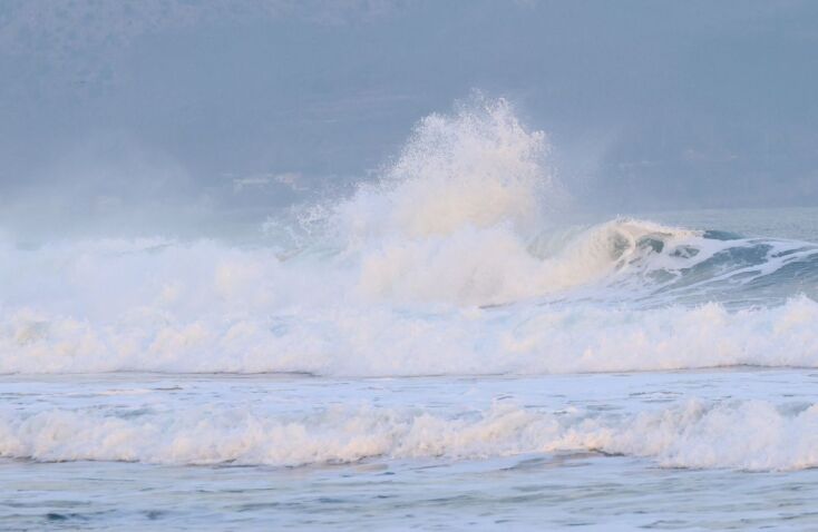 Η Ιαπωνία γλίτωσε τα χειρότερα από τον σεισμό των 7,6 ρίχτερ