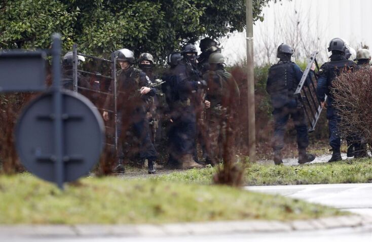 Σαν σήμερα, 7 Ιανουαρίου 2015, οι τρομοκράτες «πνίγουν» στο αίμα το Charlie Hebdo