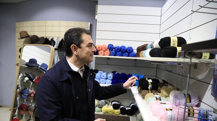 Χειμερινές εκπτώσεις: Επίσκεψη Σκρέκα σε εμπορικά καταστήματα © ΓΙΩΡΓΟΣ ΚΟΝΤΑΡΙΝΗΣ/EUROKINISSI