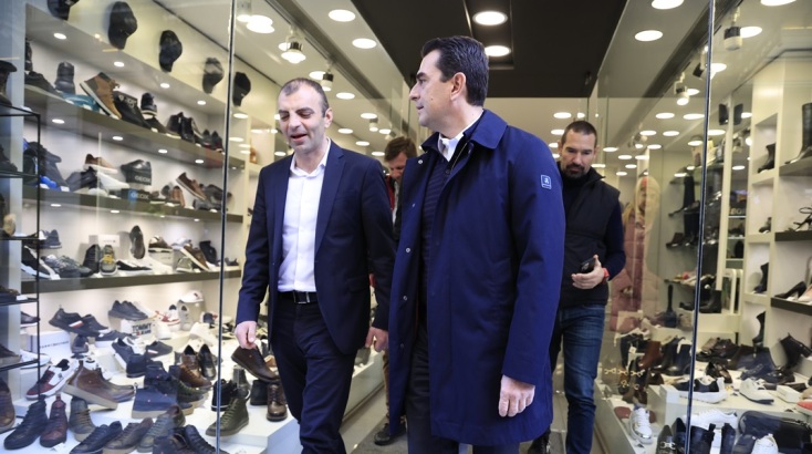 Χειμερινές εκπτώσεις: Επίσκεψη Σκρέκα σε εμπορικά καταστήματα © ΓΙΩΡΓΟΣ ΚΟΝΤΑΡΙΝΗΣ/EUROKINISSI