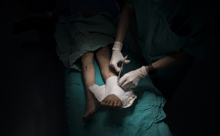 Γάζα: Γιατροί και ασθενείς εγκαταλείπουν τα νοσοκομεία όσο μαίνονται οι εχθροπραξίες	