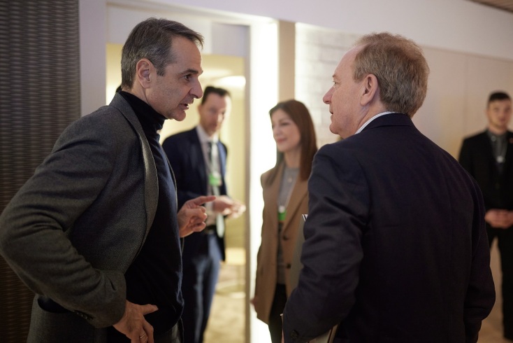 Νταβός: Συνάντηση Μητσοτάκη με τον πρόεδρο της Microsoft για την Τεχνητή Νοημοσύνη