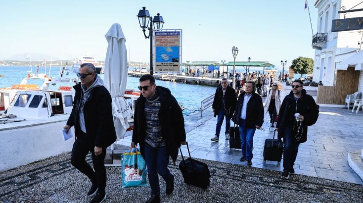 Αφίξεις για την τριήμερη συνεδρίαση της ΚΟ του ΣΥΡΙΖΑ στις Σπέτσες 