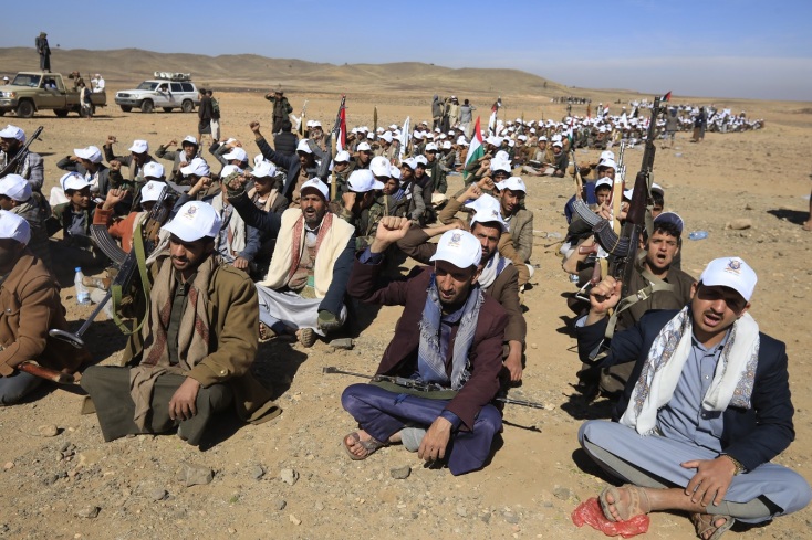 Χούθι: Η κίνηση των εμπορικών πλοίων στη Διώρυγα του Σουέζ μειώθηκε κατά 42% 