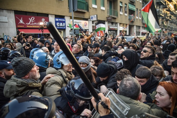 Ιταλία: Στους 2.000 οι συμμετέχοντες στις πορείες υπέρ των παλαιστινίωνMATTEO CORNER