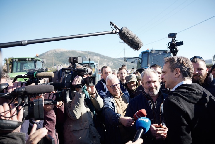«Δεν θα γίνετε γκαρσόνια» είπε ο Μητσοτάκης στους αγρότες της Βόνιτσας