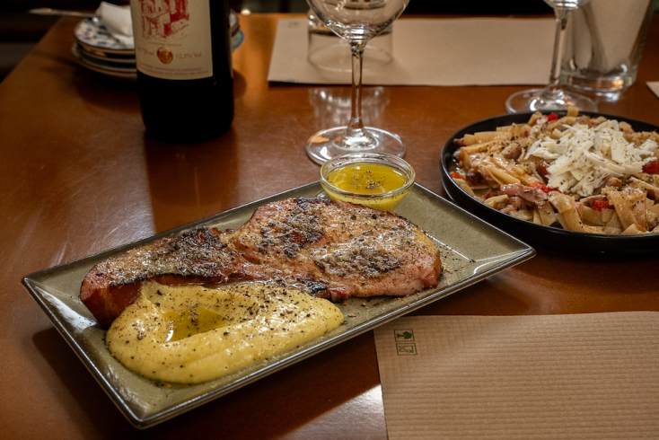 Δεσποινίς Μαργαρίτα: Το αγαπησιάρικο εστιατόριο που σε στέλνει στη Μάνη μάνι μάνι!