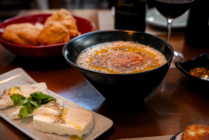 Δεσποινίς Μαργαρίτα: Το αγαπησιάρικο εστιατόριο που σε στέλνει στη Μάνη μάνι μάνι!