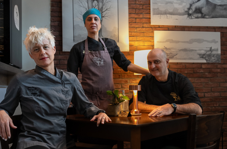 Δεσποινίς Μαργαρίτα: Το αγαπησιάρικο εστιατόριο που σε στέλνει στη Μάνη μάνι μάνι!