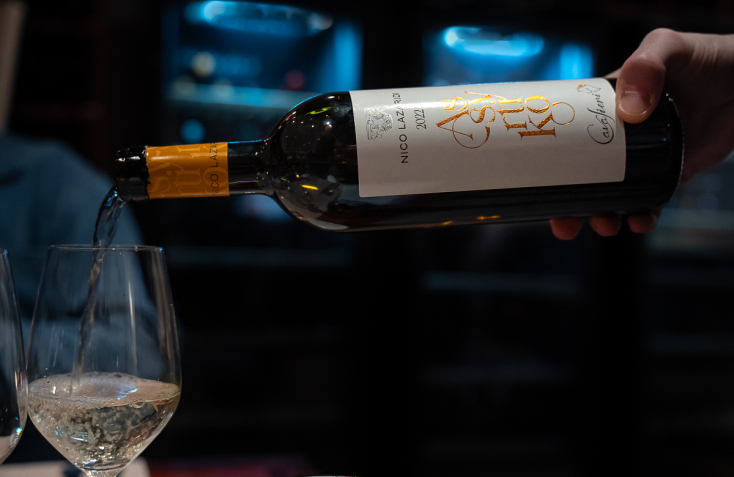 Nico Lazaridi - Art and Wine on the Μove: Μια κινούμενη γιορτή κρασιού, γεύσης και ζωγραφικής