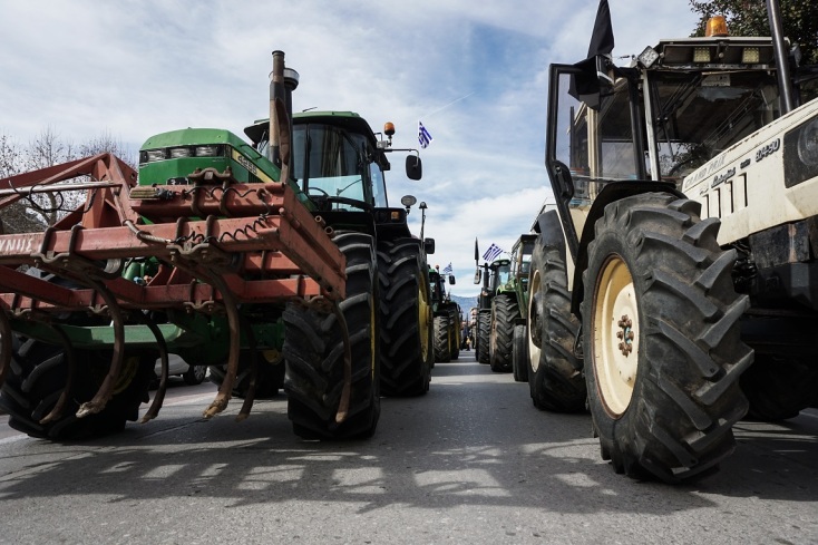 Απειλούν με πολύωρα μπλόκα οι αγρότες: «Θα δούμε εικόνες Γερμανίας, Γαλλίας, Ιταλίας»