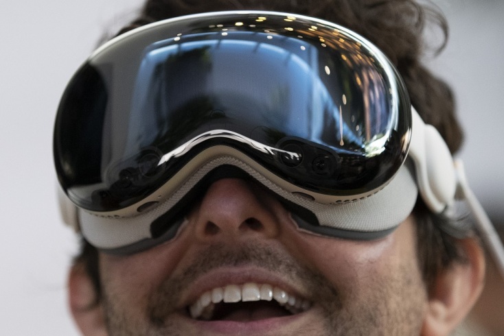 Η νέα μόδα του Αpple Vision pro σαρώνει τις ΗΠΑ