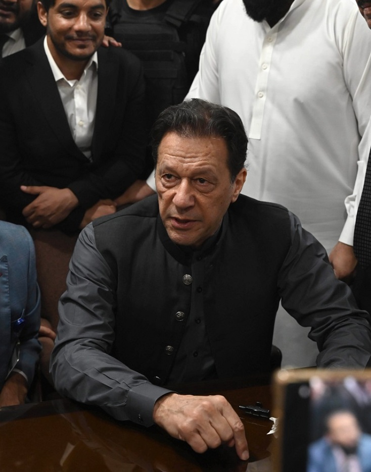 Πακιστάν: Τουλάχιστον 24 νεκροί από εκρήξεις στα γραφεία υποψηφίων πριν τις εκλογές 