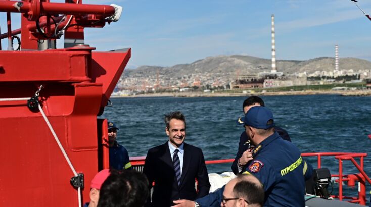 Κυριάκος Μητσοτάκης: Στη τελετή ένταξης των δύο πυροσβεστικών πλοίων