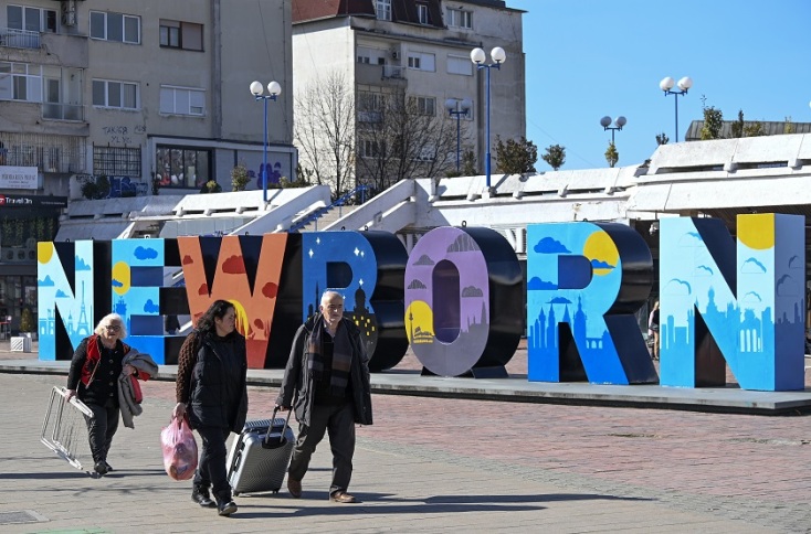 Σερβία-Κόσοβο: Δεκαέξι χρόνια από την ανεξαρτησία του Κοσόβου - Εορτασμοί στην Πρίστινα, για «παράνομο δημιούργημα» κάνει λόγο το Βελιγράδι	