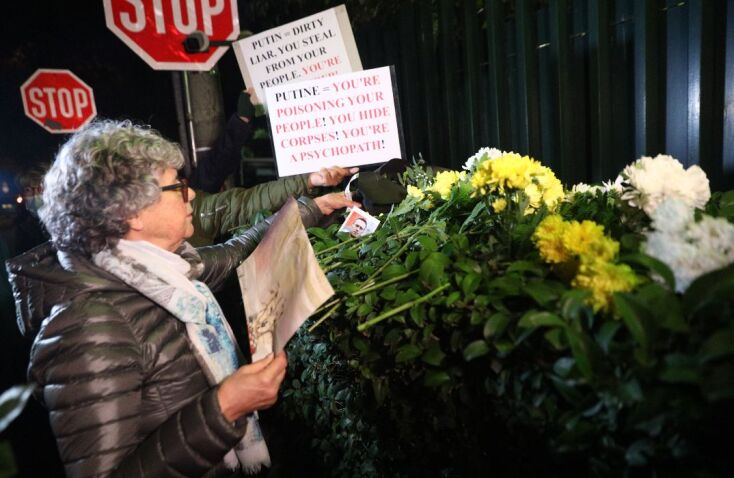 ΣΥΓΚΕΝΤΡΩΣΗ ΔΙΑΜΑΡΤΥΡΙΑΣ ΓΙΑ ΤΟΝ ΘΑΝΑΤΟ ΤΟΥ ΑΛΕΞΕΪ ΝΑΒΑΛΝΙ ΣΤΗΝ ΠΡΕΣΒΕΙΑ ΤΗΣ ΡΩΣΙΑΣ (ΓΙΑΝΝΗΣ ΠΑΝΑΓΟΠΟΥΛΟΣ/EUROKINISSI)