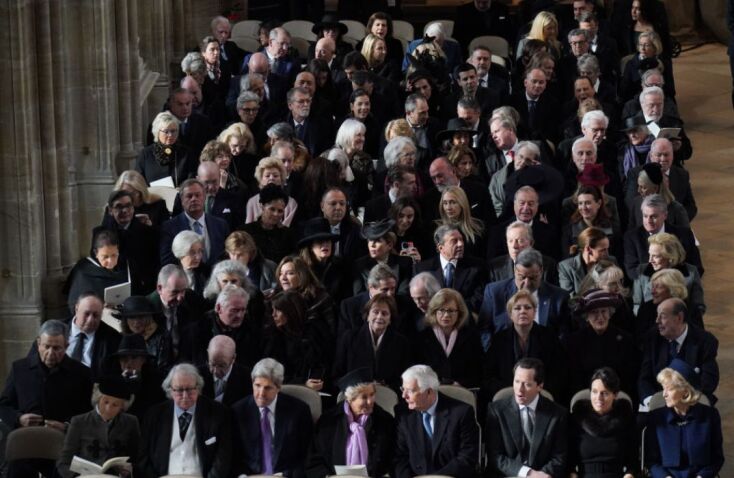 Μνημόσυνο για τον τέως βασιλιά με απόντες τους βασιλιά Κάρολο και πρίγκιπα Γουίλιαμ (φωτό)