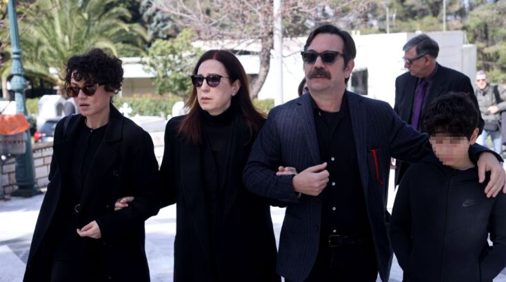 Ηλίας Λογοθέτης: Θλίψη και συγκίνηση στο τελευταίο «αντίο» © NDPPHOTO / ΑΝΔΡΕΑΣ ΝΙΚΟΛΑΡΕΑΣ