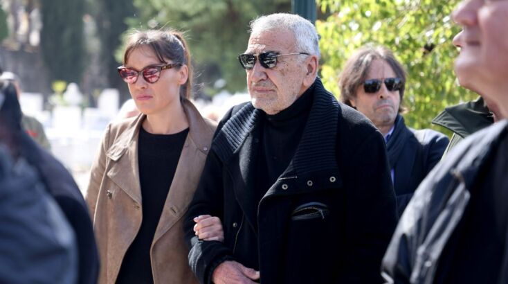 Ηλίας Λογοθέτης: Θλίψη και συγκίνηση στο τελευταίο «αντίο» © NDPPHOTO / ΑΝΔΡΕΑΣ ΝΙΚΟΛΑΡΕΑΣ