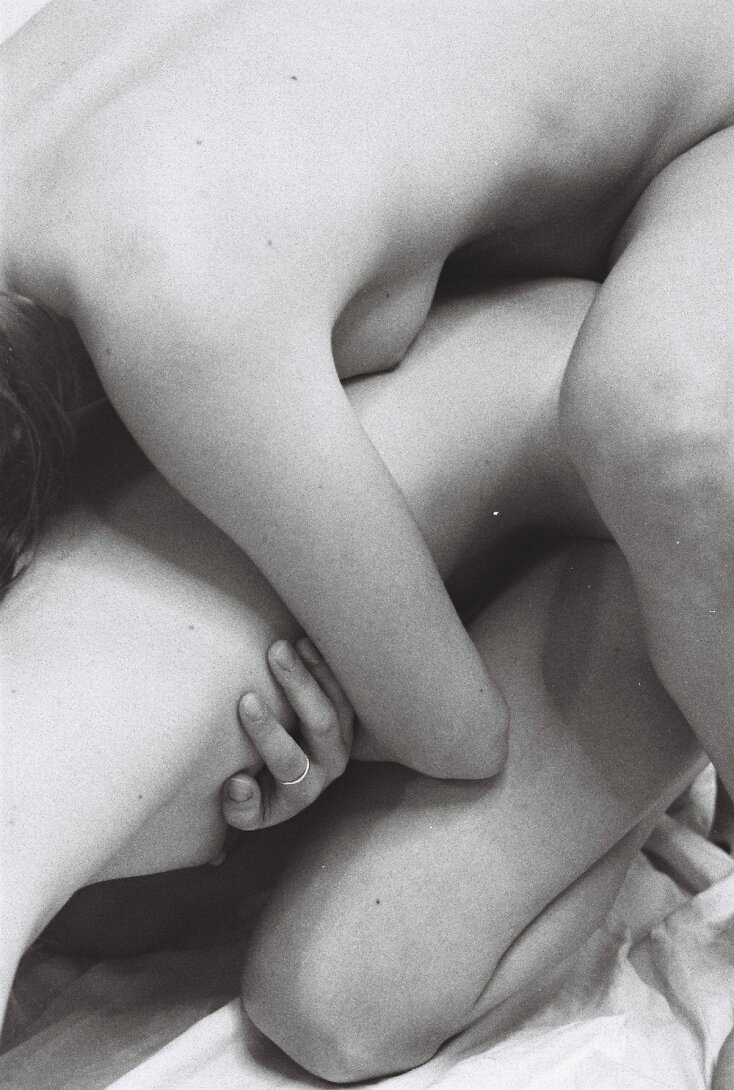 Εκείνη: Μια έκθεση-αναδρομή στην αρχέγονη και σύγχρονη αναπαράσταση της γυναίκας μέσα από τη φωτογραφία