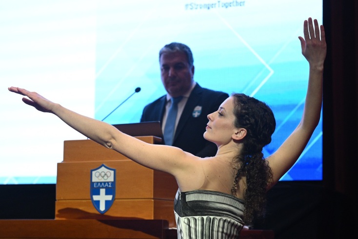 Ολυμπιακοί Αγώνες 2024: Παρουσιάστηκαν οι νέες ενδυμασίες των Iερειών και της Ομάδας