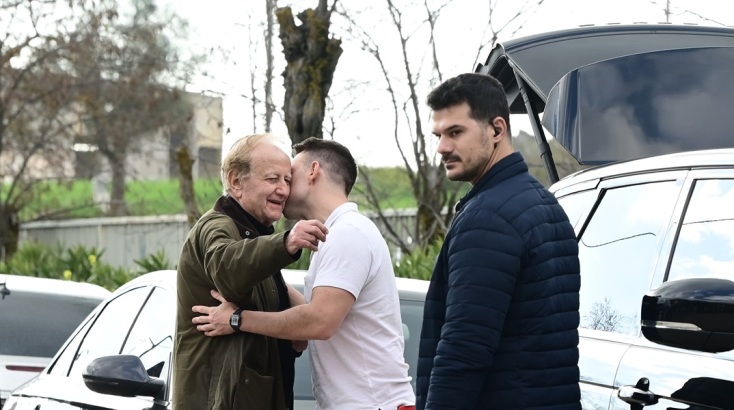 Παρουσιάστηκε στο στρατόπεδο της Θήβας ο Στέφανος Κασσελάκης 