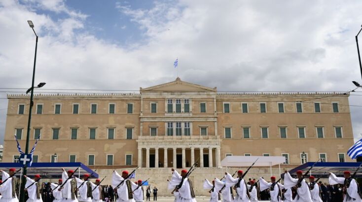 Παρέλαση 25ης Μαρτίου: Εντυπωσιακή η διέλευση των Ευζώνων © ΜΙΧΑΛΗΣ ΚΑΡΑΓΙΑΝΝΗΣ/EUROKINISSI