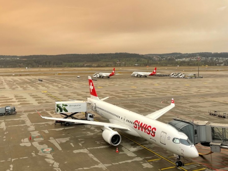 Ο ουρανός της Ελβετίας καλύφθηκε από ένα κίτρινο σύννεφο Αφρικανικής σκόνης	